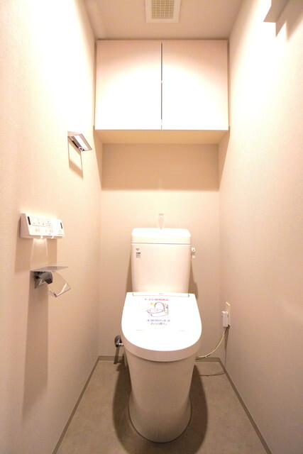 トイレ　※写真は同タイプ住戸です。