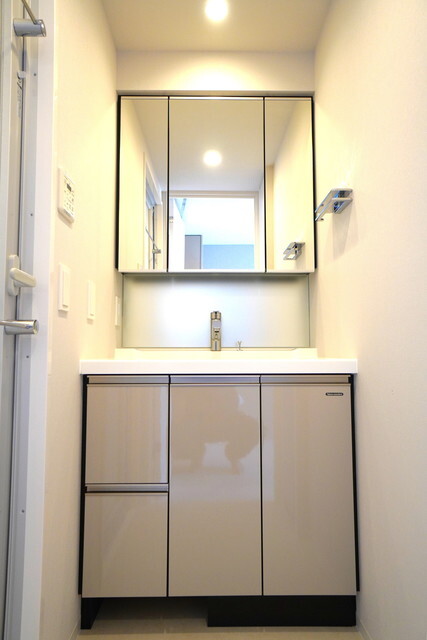 洗面設備　※写真は同タイプ住戸です。