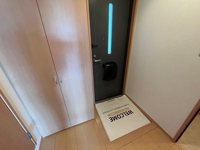 玄関　シューズボックス付きの玄関です☆