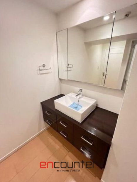 洗面設備　※同マンション別室参考写真