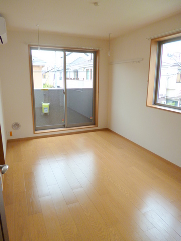 居室・リビング　★明るいフローリングの角部屋です★