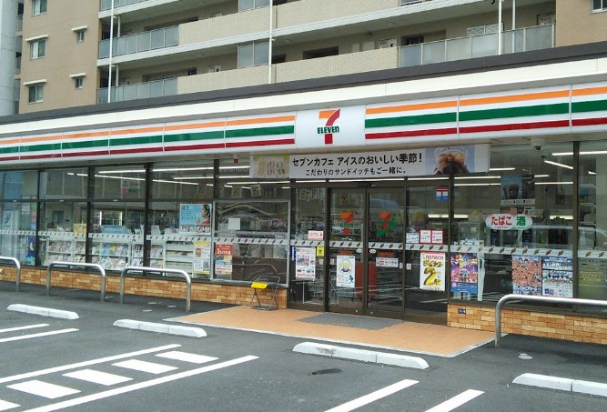 コンビニ　セブンイレブン 横浜鶴見中央5丁目店（コンビニ）まで306m