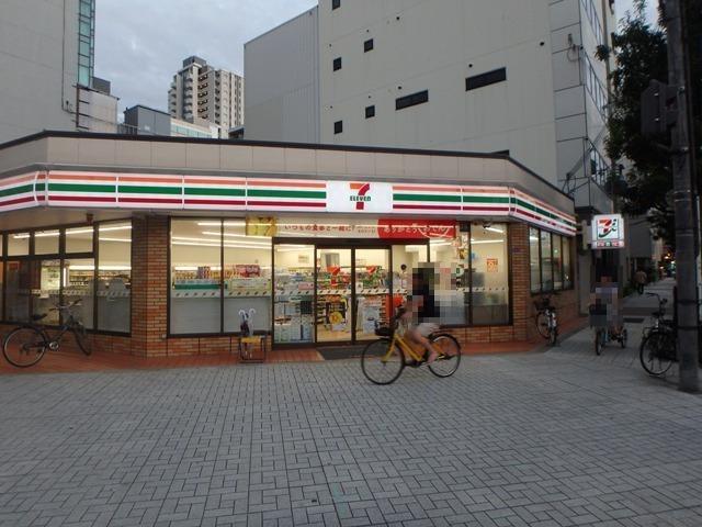 コンビニ　セブンイレブン大阪金蘭会前店（コンビニ）まで52m