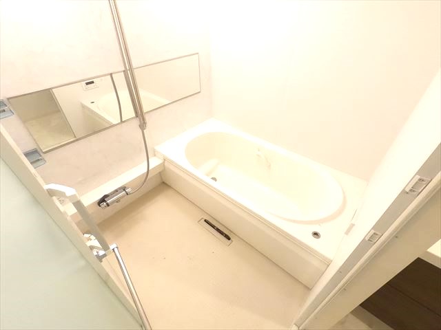 バス・シャワールーム　浴室でごゆっくりどうぞ