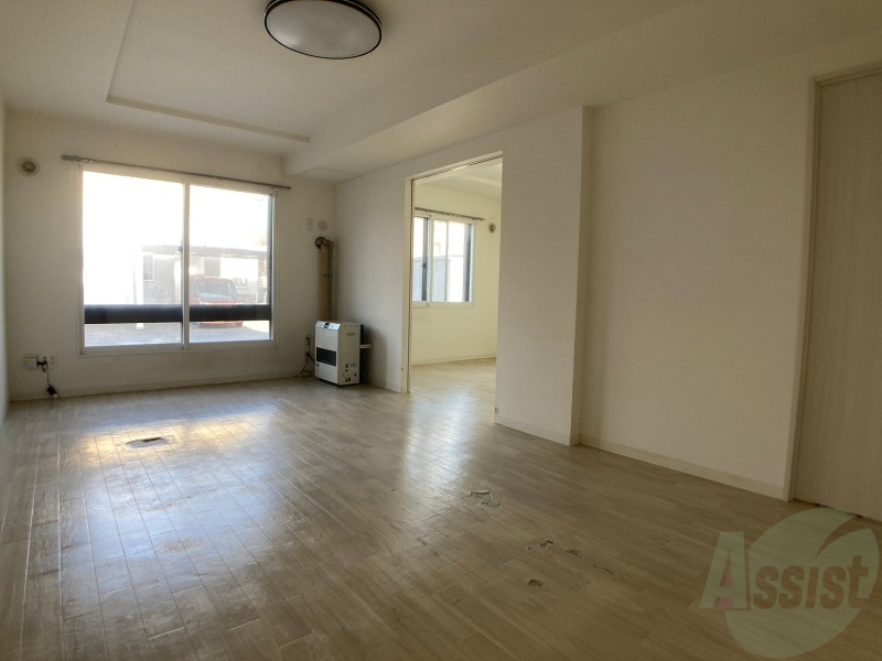 居室・リビング　広くてキレイなお部屋が広がっていて、充実した生活が送れそう。