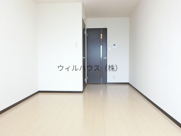 居室・リビング　広々洋室！