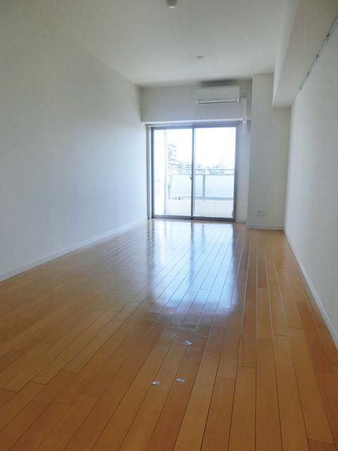 RESIDENCE SATSUMAの居間写真