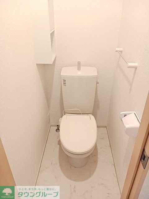 地下鉄東山線 中村公園駅 バス乗車時間：10分 最寄りバス停で下車 徒歩4分 2階建 築14年のトイレ写真