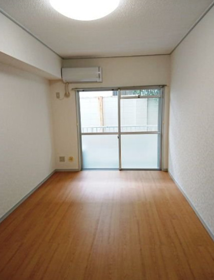 居室・リビング　別部屋の画像を使用しております。