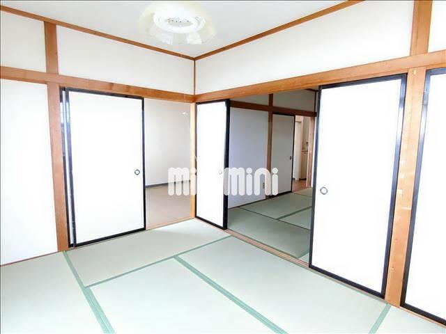 その他　ふすまを開けると和室２部屋分を広々と使えます。