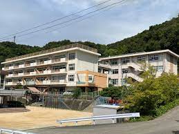 小学校　岡山市立津島小学校（小学校）まで223m