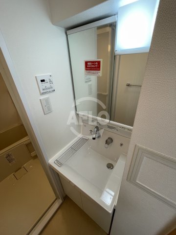 洗面設備　ソルレヴェンテ梅田　独立洗面化粧台