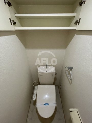 トイレ　ソルレヴェンテ梅田　温水洗浄便座