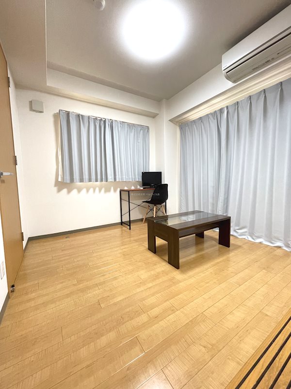 プリシード東福寺レジデンスの居間写真