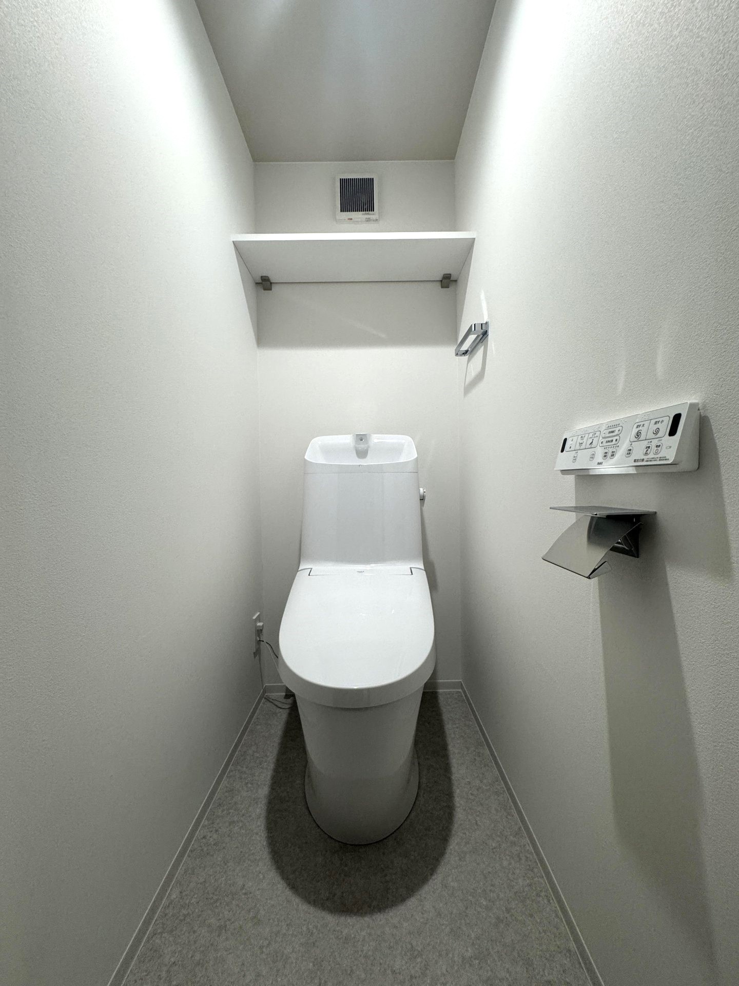 都営新宿線 森下駅 徒歩5分 5階建 築1年のトイレ写真
