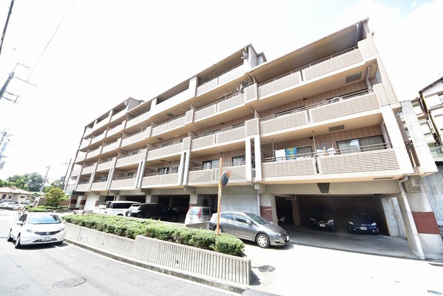 阪急千里線 千里山駅 徒歩13分 築31年