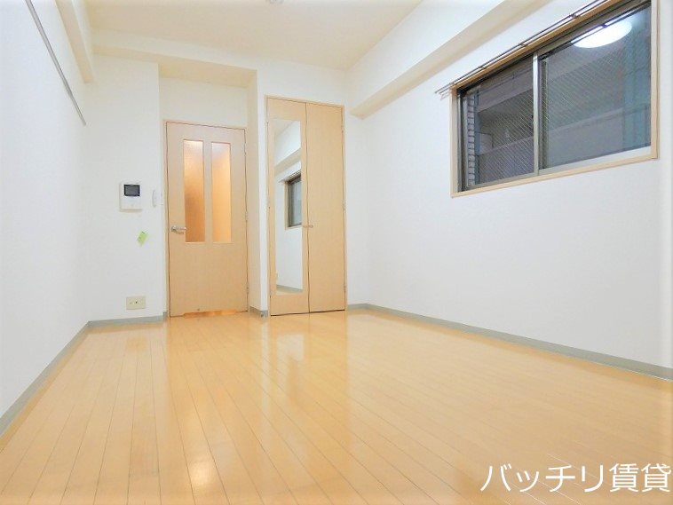 居室・リビング　画像は同型タイプの為、現況を優先いたします。