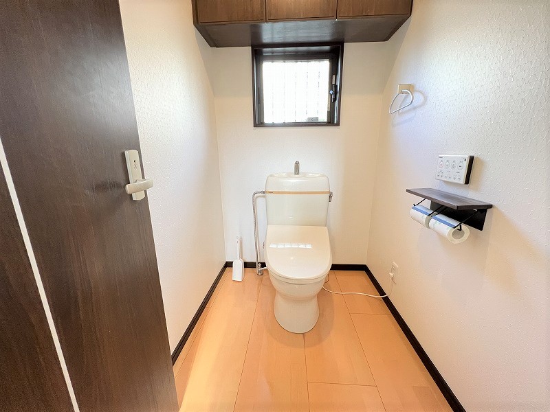 西宿3丁目 戸建てのトイレ写真