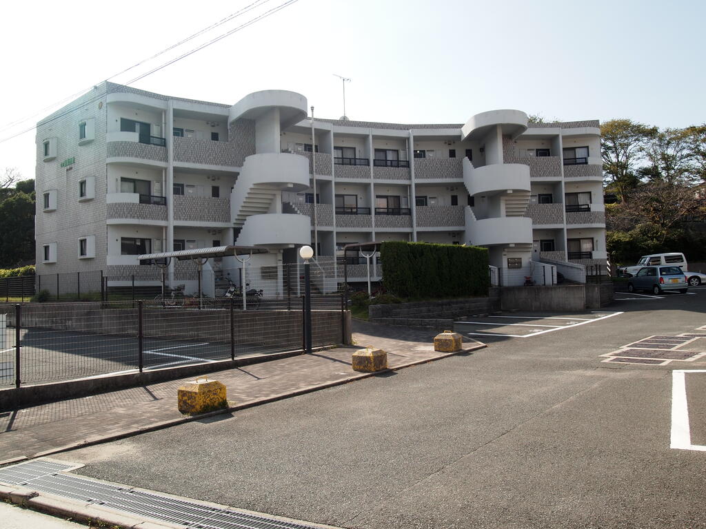 福津市小竹のマンションの建物外観