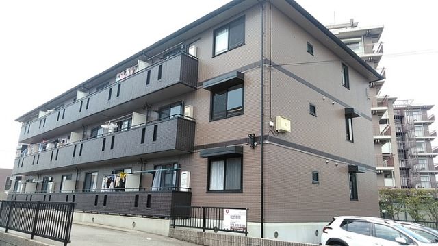 【ジョルナーレ小立野　Ｂの建物外観】