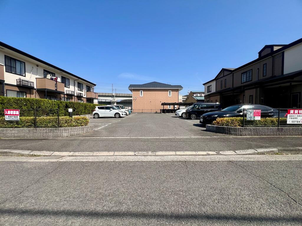 駐車場　余裕のある駐車場です