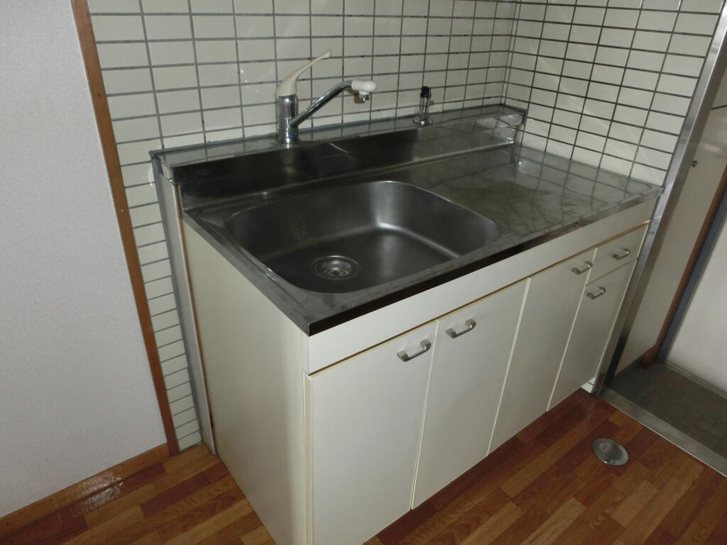 キッチン　別のお部屋です。現状を優先させていただきます。