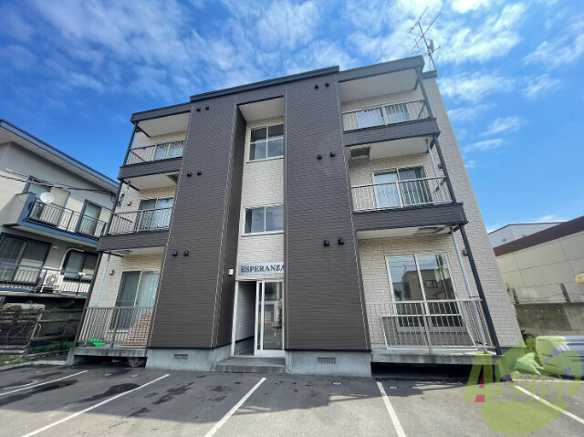 札幌市東区伏古十条のアパートの建物外観