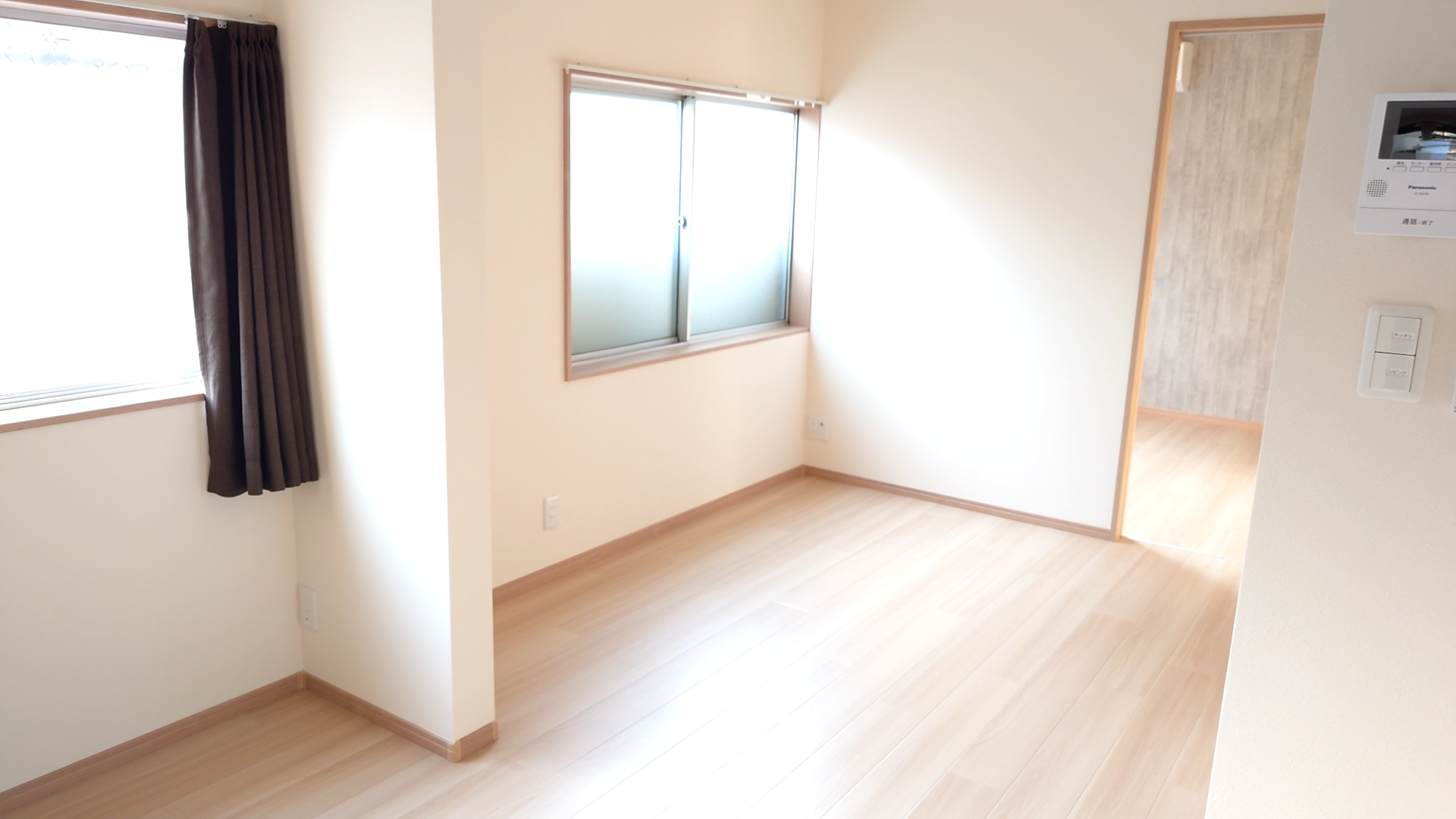 荒田町2丁目ハイツの居間写真