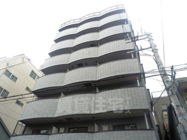 大阪市中央区瓦屋町のマンションの建物外観