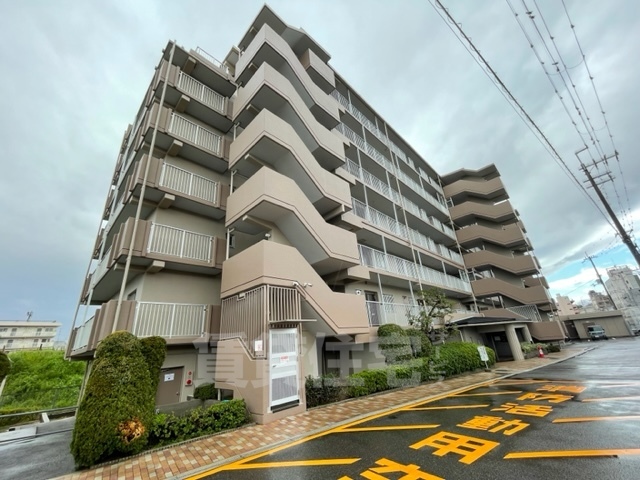京都市伏見区桃山町丹後のマンションの建物外観