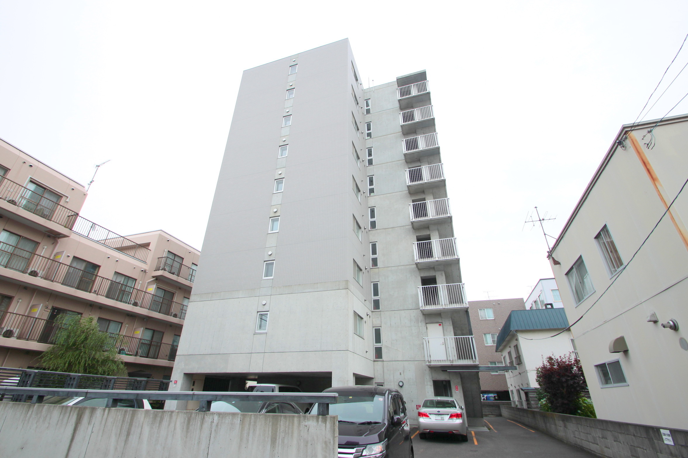 建物外観　宅配ボックスが設置されています！