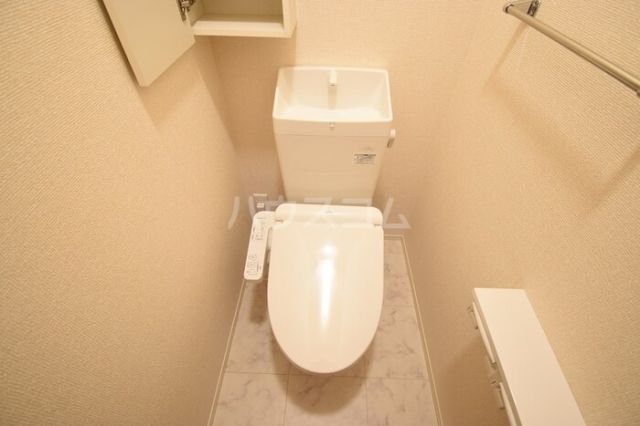 【高松市牟礼町大町のアパートのトイレ】