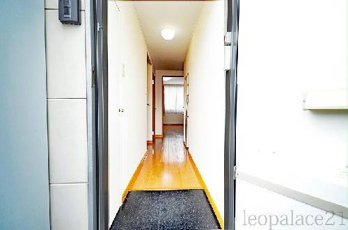 玄関　同タイプの写真です。