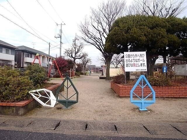 【倉敷市西阿知町新田のアパートの公園】