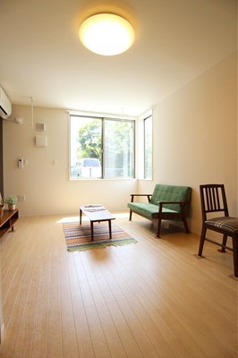 居室・リビング　※別号室の写真です。陽当たり良好♪