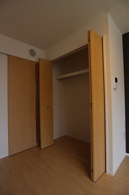 収納　※別号室の写真です。たくさん入ります♪