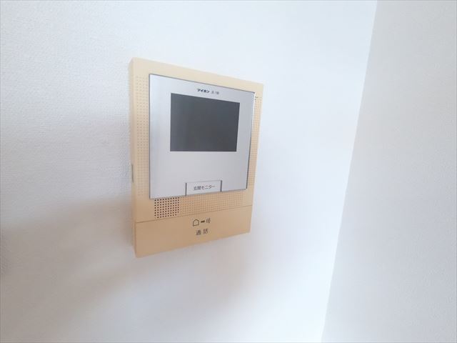 セキュリティ　来訪者が一目でわかるＴＶインターホン付き