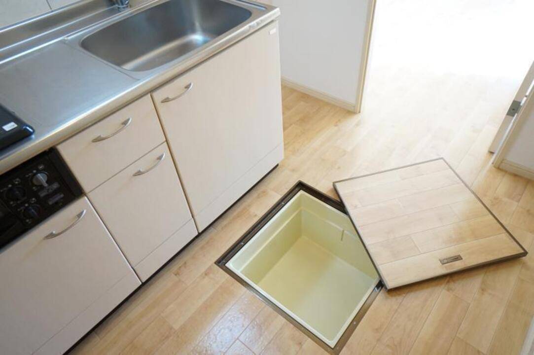 収納　床下収納