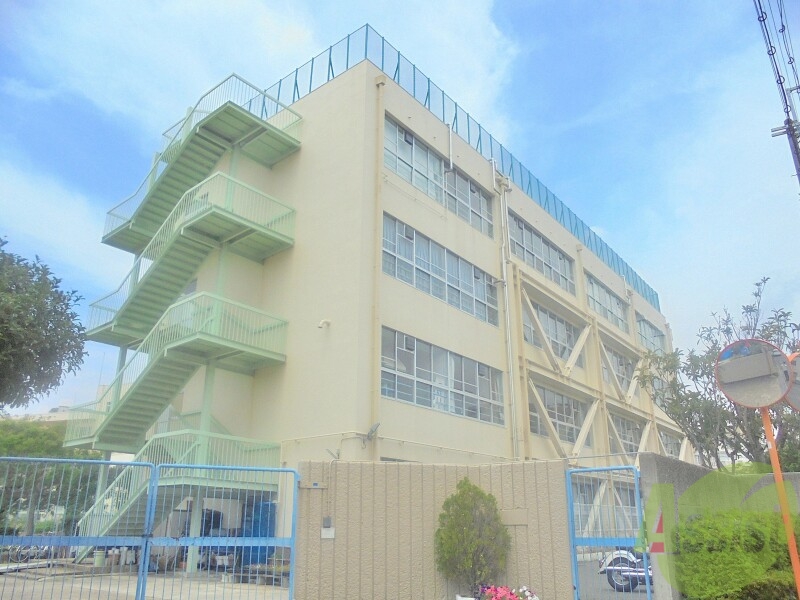 【S-RESIDENCE千里丘の小学校】