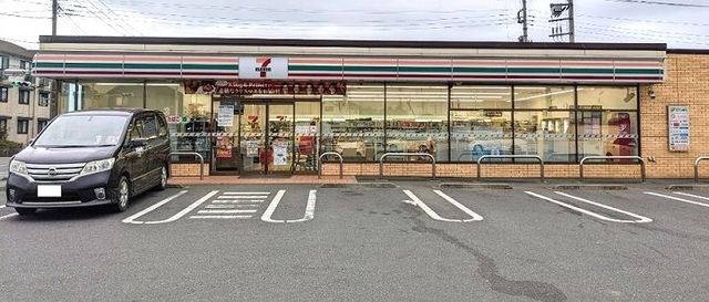 コンビニ　セブン-イレブン 木更津高柳南（コンビニ）まで110m