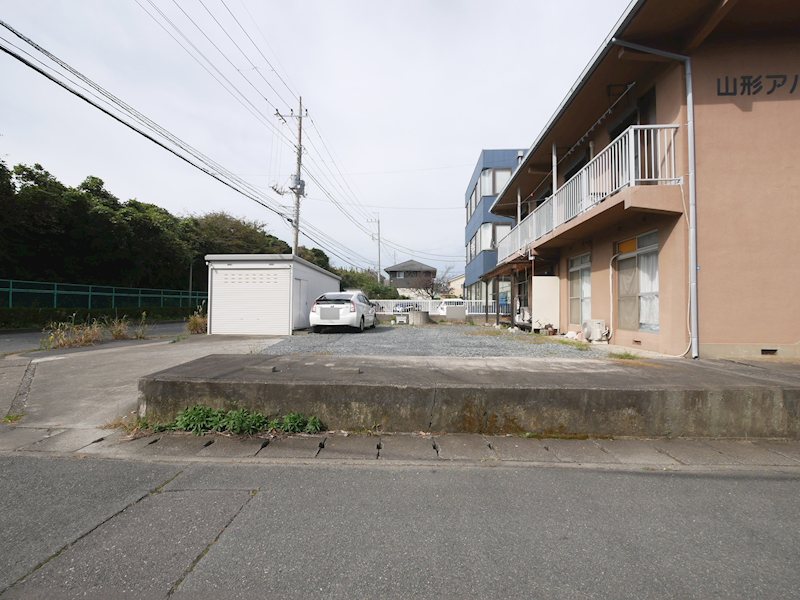 駐車場　敷地内駐車場