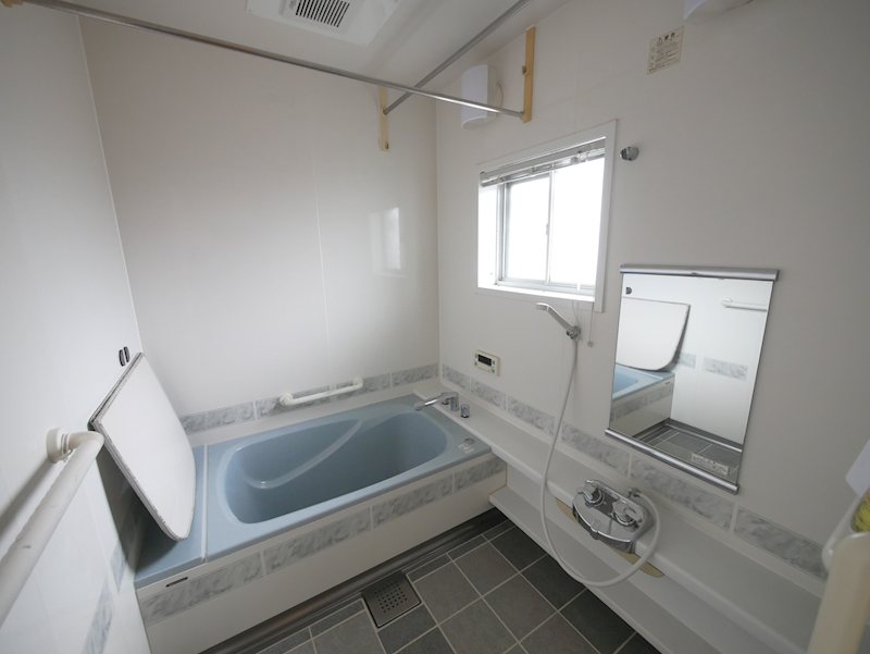 バス・シャワールーム　追焚き給湯付き