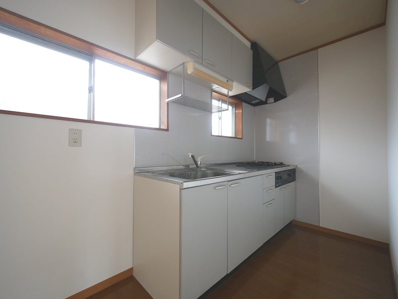 キッチン　システムキッチン（３口コンロ）