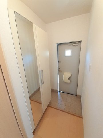 玄関　シューズボックス付きの玄関です☆