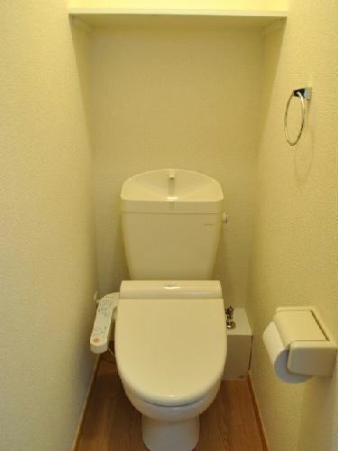 トイレ　温水洗浄便座付きで、寒い日もあったか～