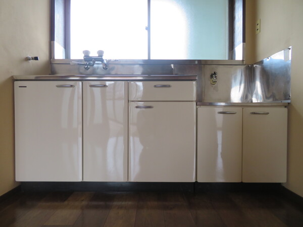 キッチン　ゆったりとしたリビングです※別号室の写真です