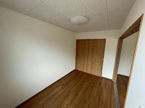 居室・リビング　室内