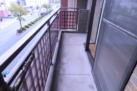 バルコニー　※別号室の写真です。