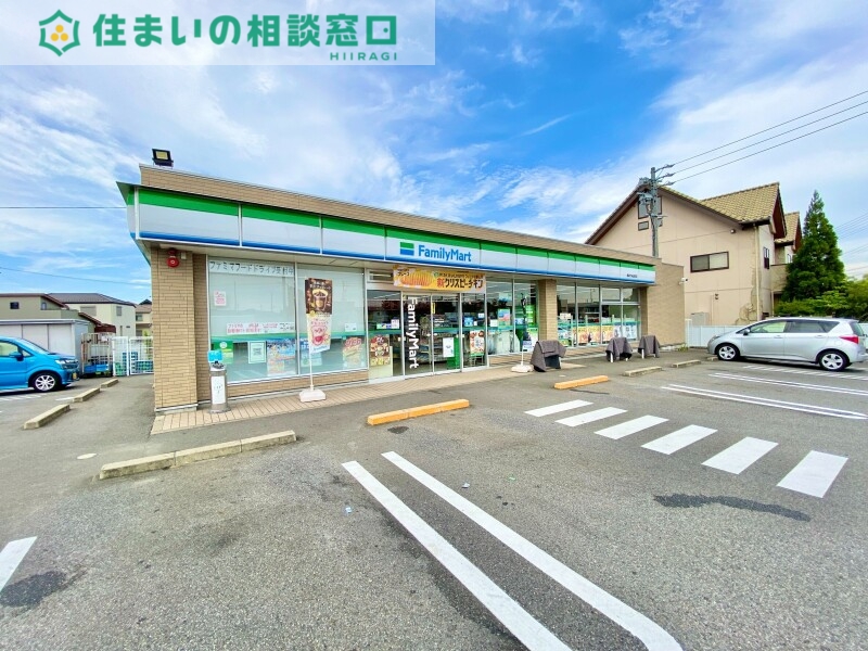 コンビニ　ファミリーマート西尾下矢田町店（コンビニ）まで635m