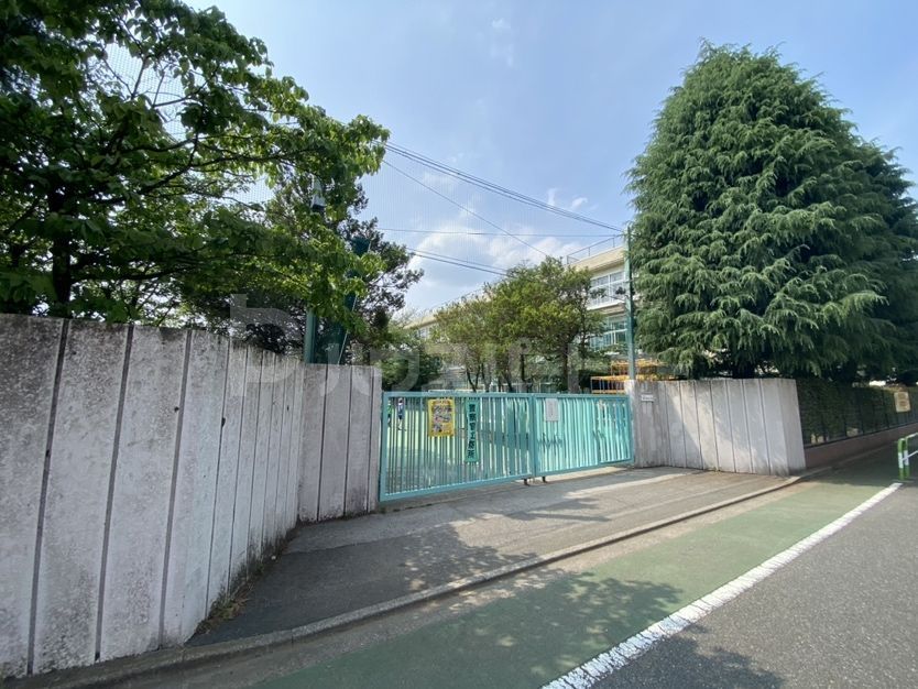 小学校　北区立滝野川第五小学校（小学校）まで430m